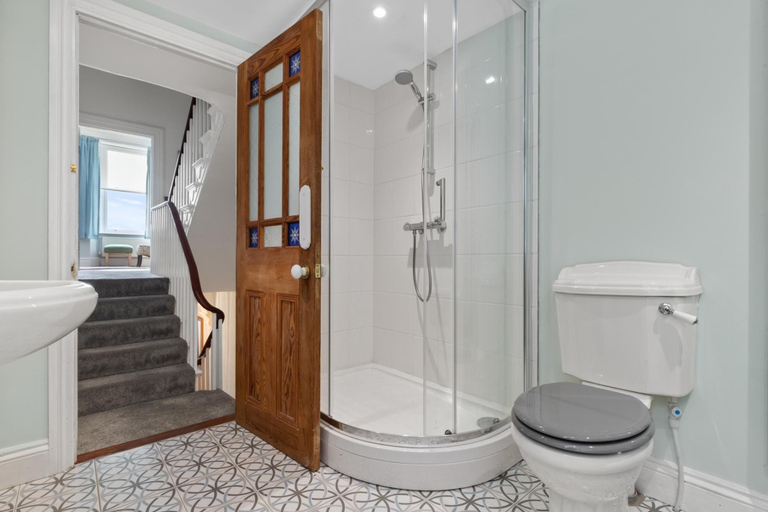 Bathroom 4, Penalun House - Beautiful Sea Views, Pembrokeshire