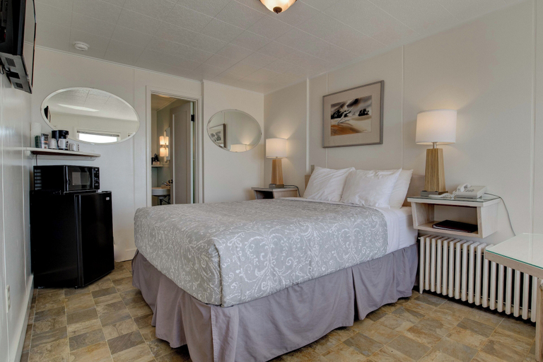 Bedroom 4, Ester Lee Oceanview Inn, Lincoln