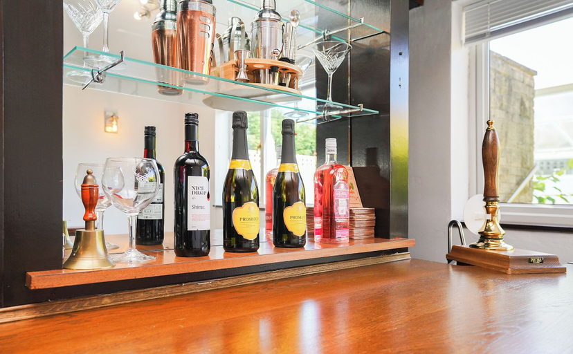 Food & Drinks, Rentmyspahome With Swimming Pool, Hottub and Sauna, Rotherham