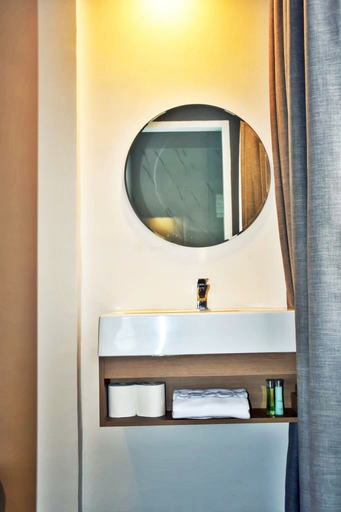 Bathroom, Grandview Residence, Muang Chiang Mai