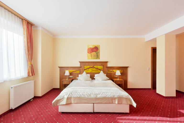 Bedroom 3, Apartmenthaus Hotel Cella Central, Zell am See