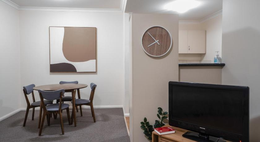Others 4, The Ultimate City Escape Unpack, Relax, Enjoy, Perth