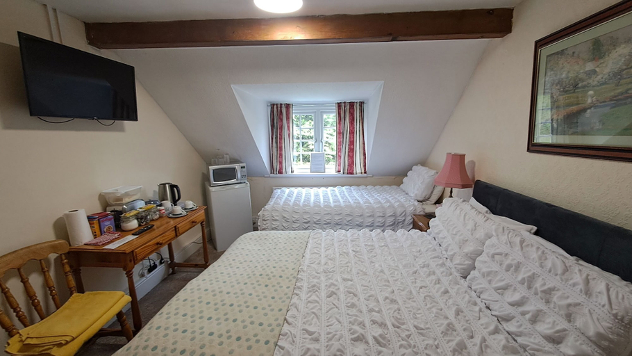 Bedroom 2, Coynant Farm Guest House, Swansea