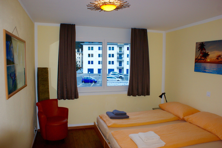 Bedroom 3, Hotel Stille & Aladin Apartments, Maloja