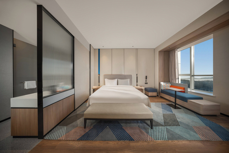 Bedroom 2, Holiday Inn Express LIAOYUAN ECONOMIC DEV ZONE by IHG, Liaoyuan