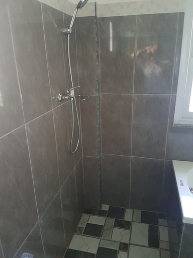 Bathroom 4, Hotel Pentaqua, Irosin
