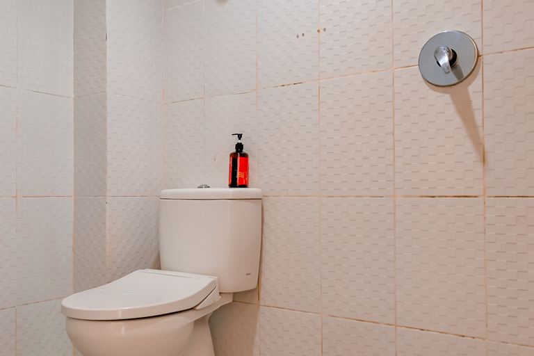 Bathroom 4, Urbanview Hotel AVA Banjarmasin by RedDoorz, Banjarmasin