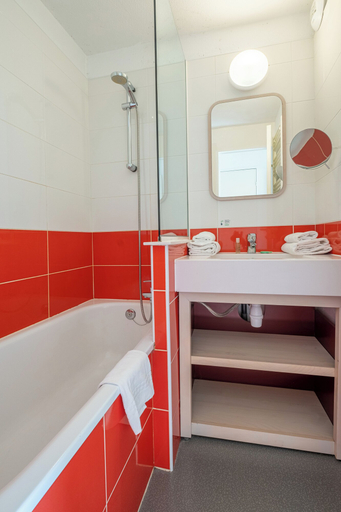 Bathroom 5, Residence Pierre et Vacances Saskia Falaise, Haute-Savoie