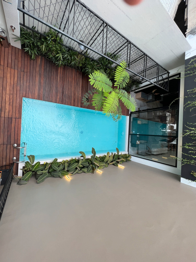 Swimming Pool 25