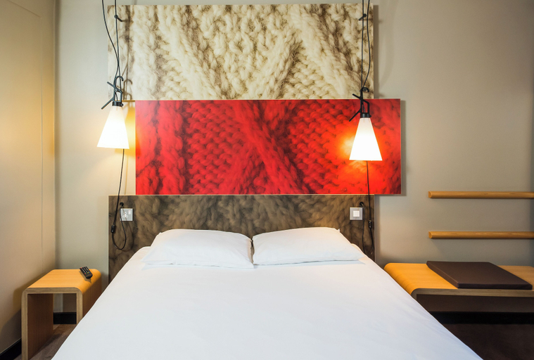 Bedroom 4, ibis Edinburgh Centre Royal Mile - Hunter Square, Edinburgh