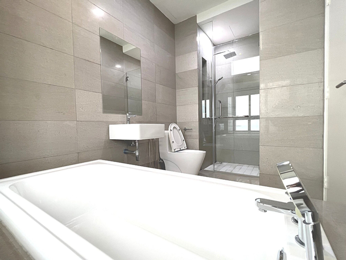 Bathroom 7