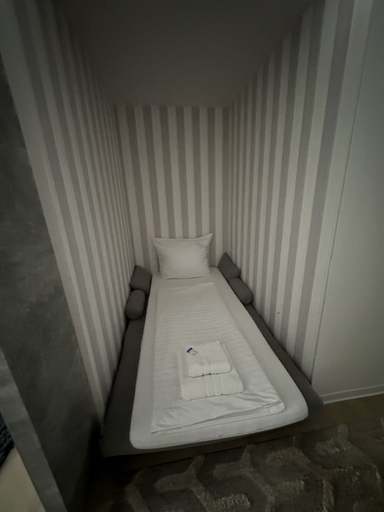 Bedroom 3, Kangarooms an der Weserpromenade, Bremen