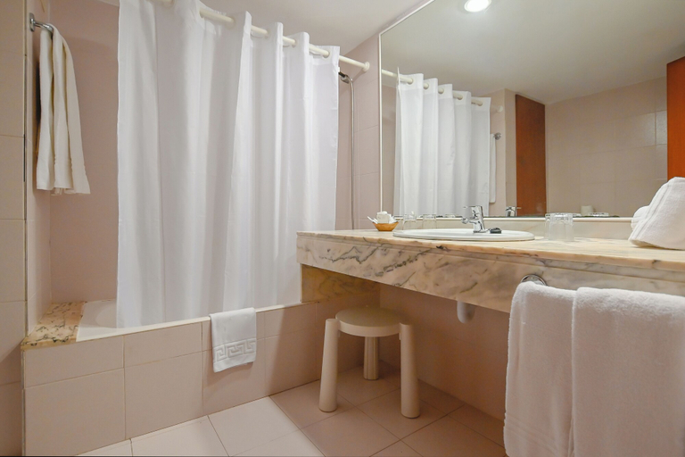Bathroom 4, Club Hotel Cala Ratjada, Baleares