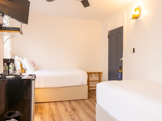 Bedroom 3, Beachliner Hotel, Monmouth