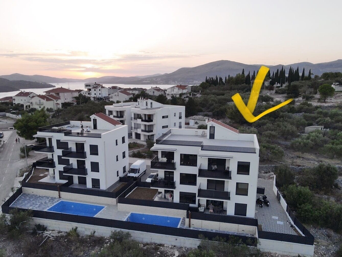 Exterior & Views 2, Cozy Loft Studio With Rooftop, Seaview & Pool, Okrug