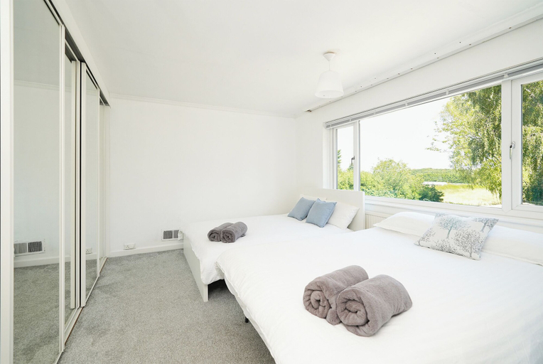 Bedroom 2, Rentmyspahome With Swimming Pool, Hottub and Sauna, Rotherham