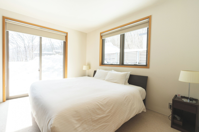 Bedroom 2, Solar Chalets, Hakuba