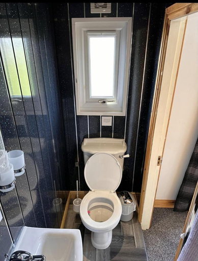 Bathroom 2, D5 Rickardos Holiday Lets, Lincolnshire