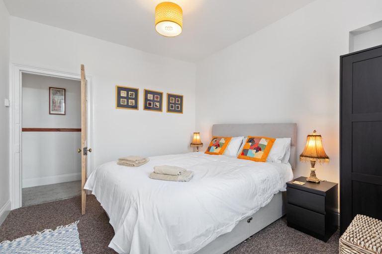 Bedroom 3, Penalun House - Beautiful Sea Views, Pembrokeshire