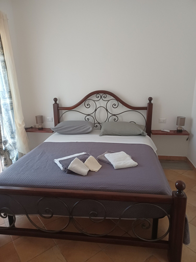 Bedroom 5, Mondo House, Rome