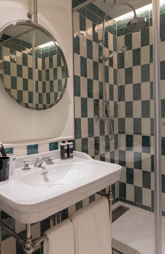 Bathroom 5, One Shot Palácio Cedofeita, Porto