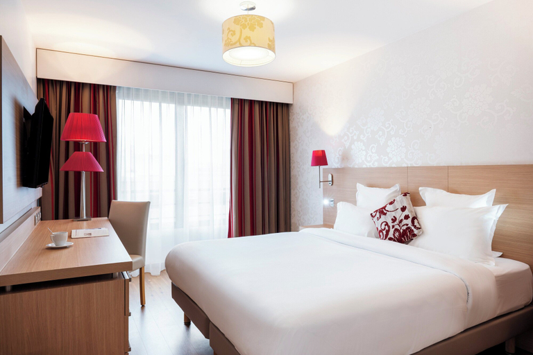 Bedroom 2, Residhome Aparthotel Paris Evry, Essonne