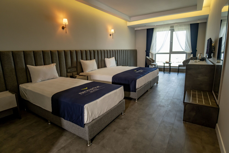 Bedroom 3, Newarise Hotel, Merkez