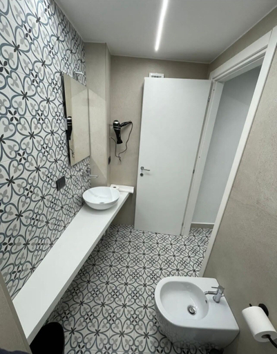 Bathroom 2, B&B Vittoria, Napoli