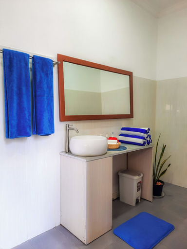 Bathroom 4, Hide Inn Blue, Mulaku Atoll