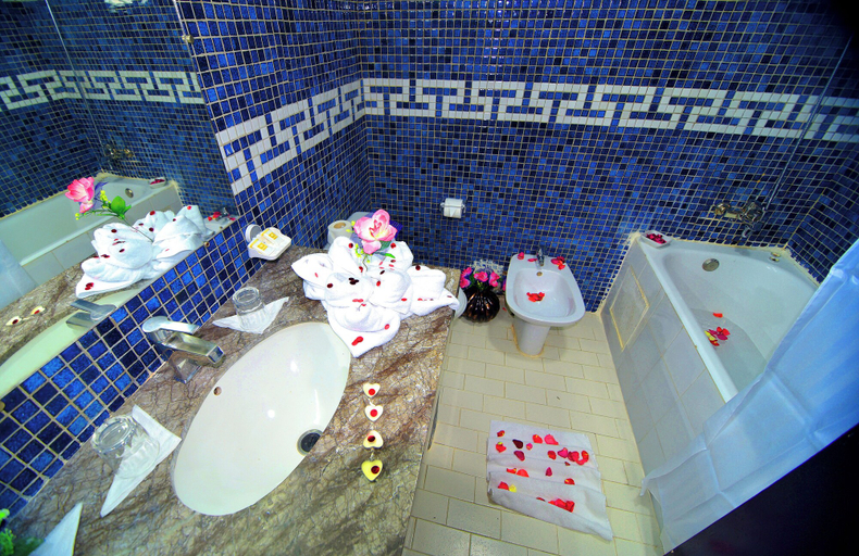 Bathroom, Hôtel Nouzha La perle du tourisme, Fès