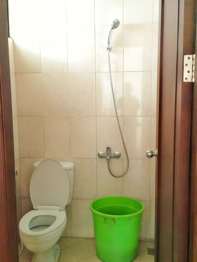 Bathroom 3, Homestay Gloria Jogja, Bantul