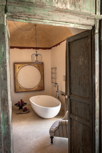 Bathroom 5, Dimora delle Balze, Syracuse