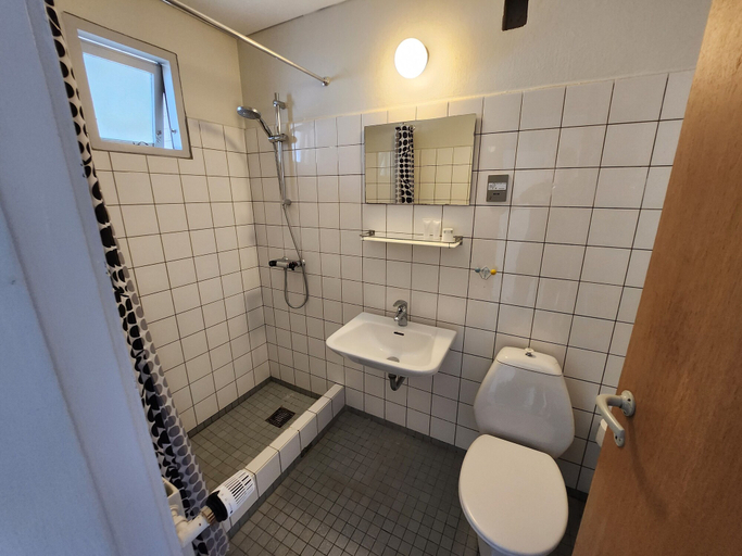 Bathroom 5, Hotel Østersø, Aabenraa