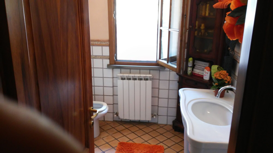 Bathroom 3, Room-hillside Room With Garden and sea v, Genova