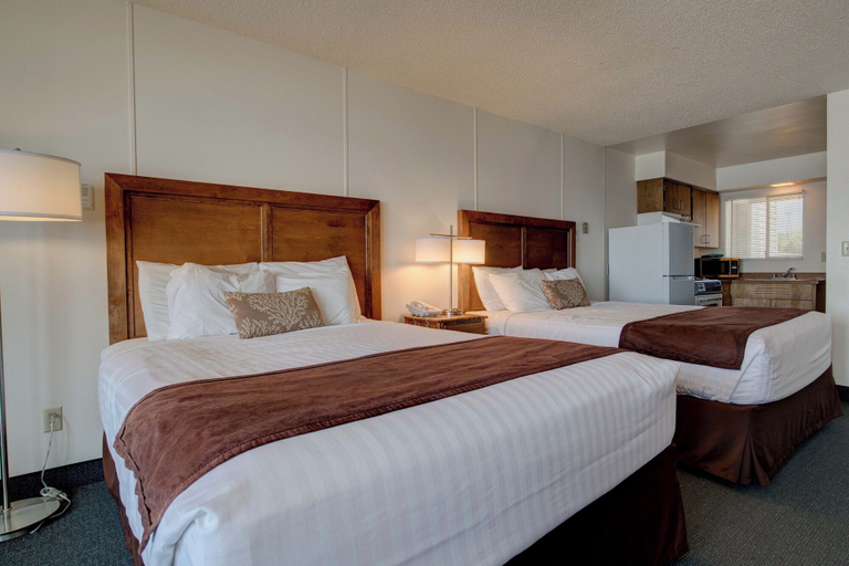Bedroom 4, Ester Lee Oceanview Inn, Lincoln