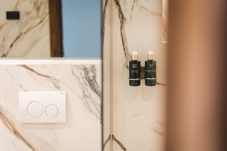 Bathroom 3, BRISTOL HOTEL