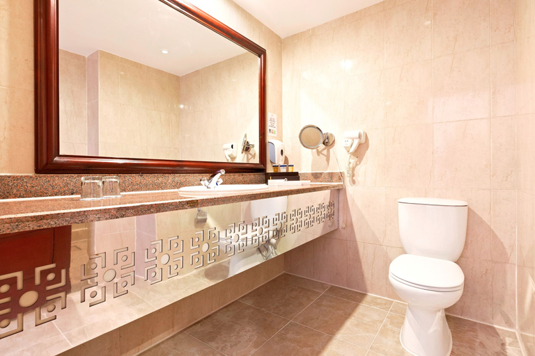 Bathroom 4, Pickalbatros Alf Leila Wa Leila Resort - Neverland Hurghada, Safaja