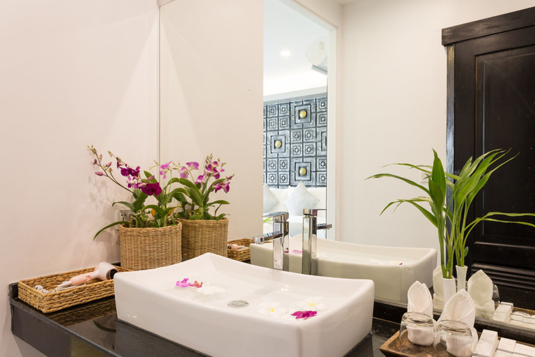 Bathroom 5, Ladear Privilege Rooms, Siem Reap