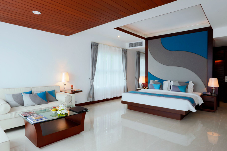Bedroom 3, Independence Hotel by Dara, Sihanoukville