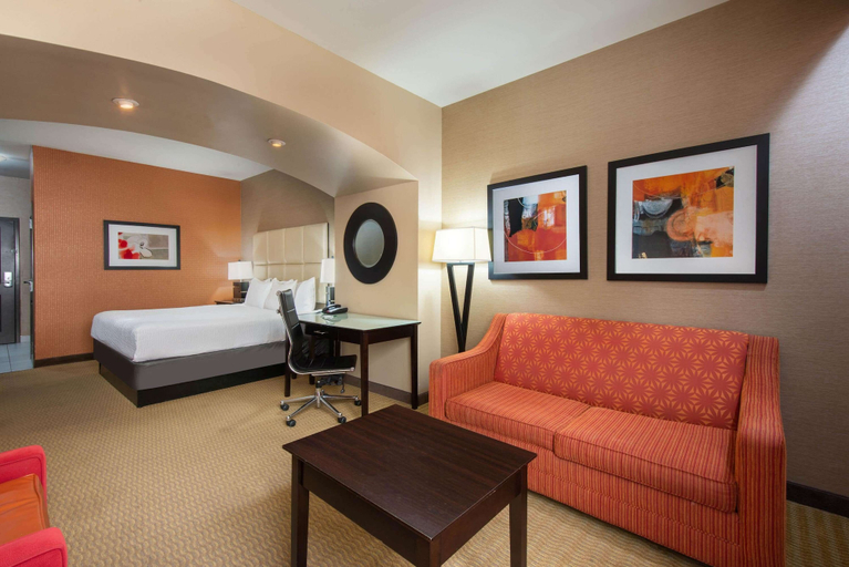 Bedroom 4, La Quinta Inn & Suites by Wyndham Harrisburg-Hershey, Dauphin