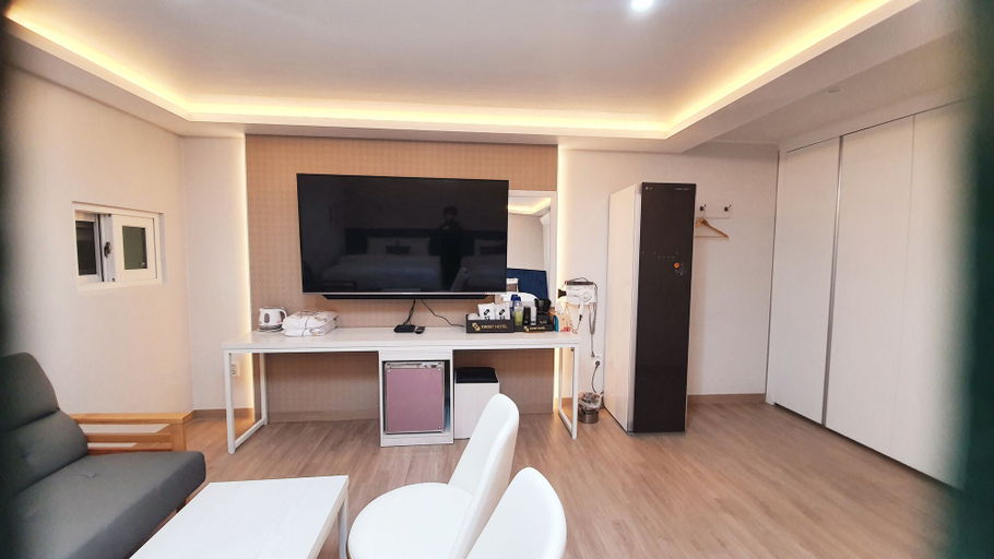 Others 4, Sweet Hotel, Changnyeong