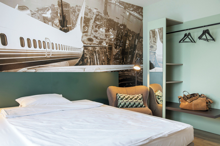 Bedroom 27