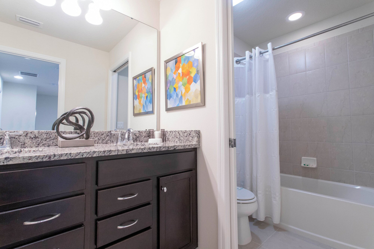 Others 3, Splendid 5 Bd w Screened Pateo Pool Windsor Westside 8921, Osceola