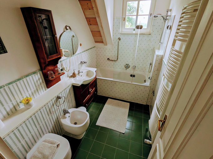 Bathroom 5, Strandhotel Lindequist, Vorpommern-Rügen