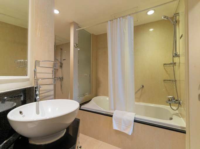 Bathroom 10