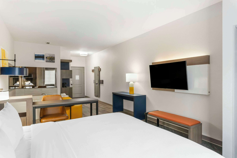 Bedroom 3, Comfort Suites Elgin Northwest, Kane