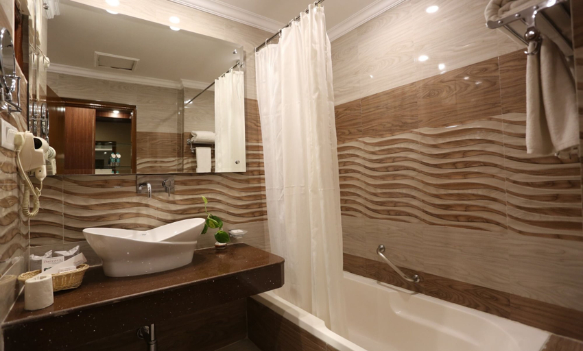 Bathroom 5, The Imperial Bodhgaya, Gaya