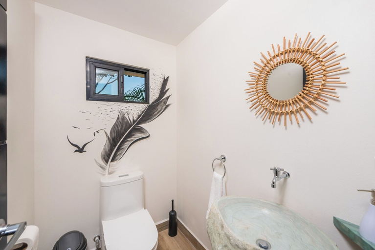 Bathroom 4, Duna Property - 2 Villas 2 Pools 7 Br Luxury Oasis Centrally Located, Santa Cruz