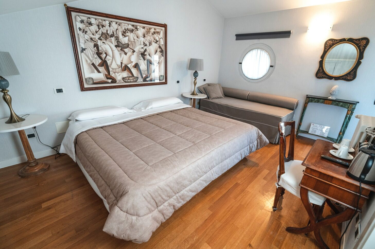 Bedroom 4, Villa Noctis, Ravenna