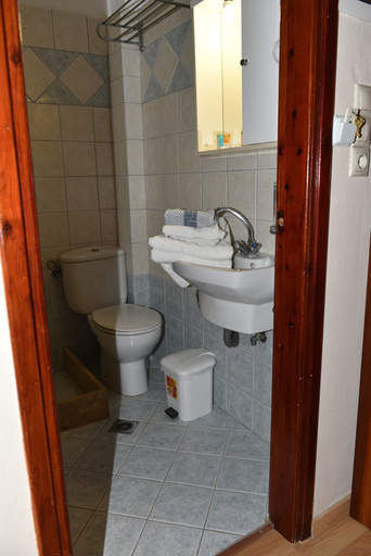 Bathroom 5, 40 Platania Hotel, Central Greece